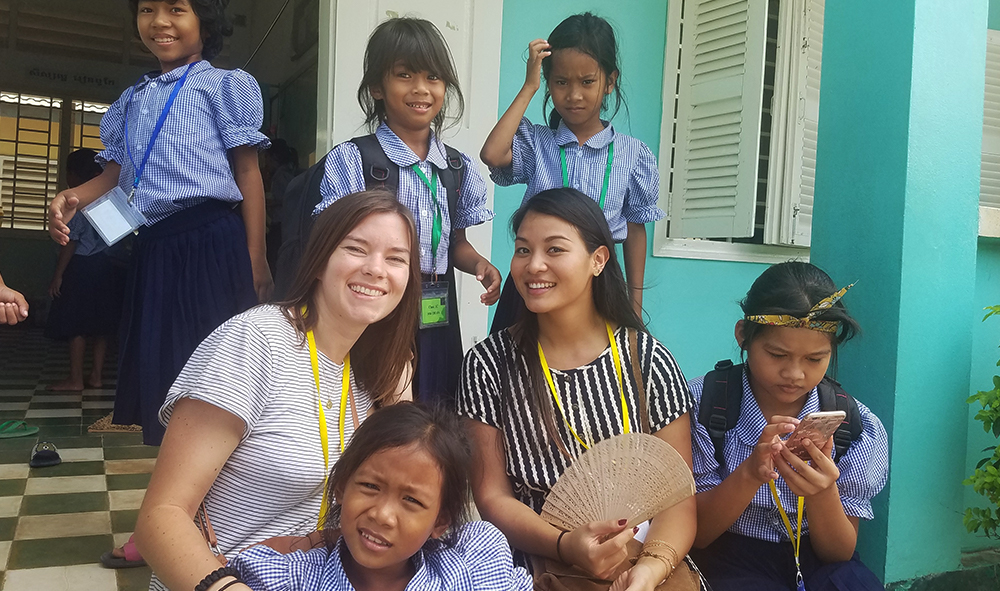 Interview Emilie et Alexandra, les collaboratrices de Showroomprivé au Cambodge pour l'association Toutes à l'école.