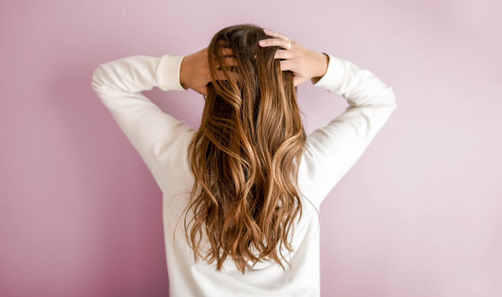 CRUSH : 3 astuces pour faire pousser vos cheveux